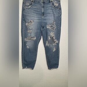 American eagle Distressed Blue stretchy jeans size 20